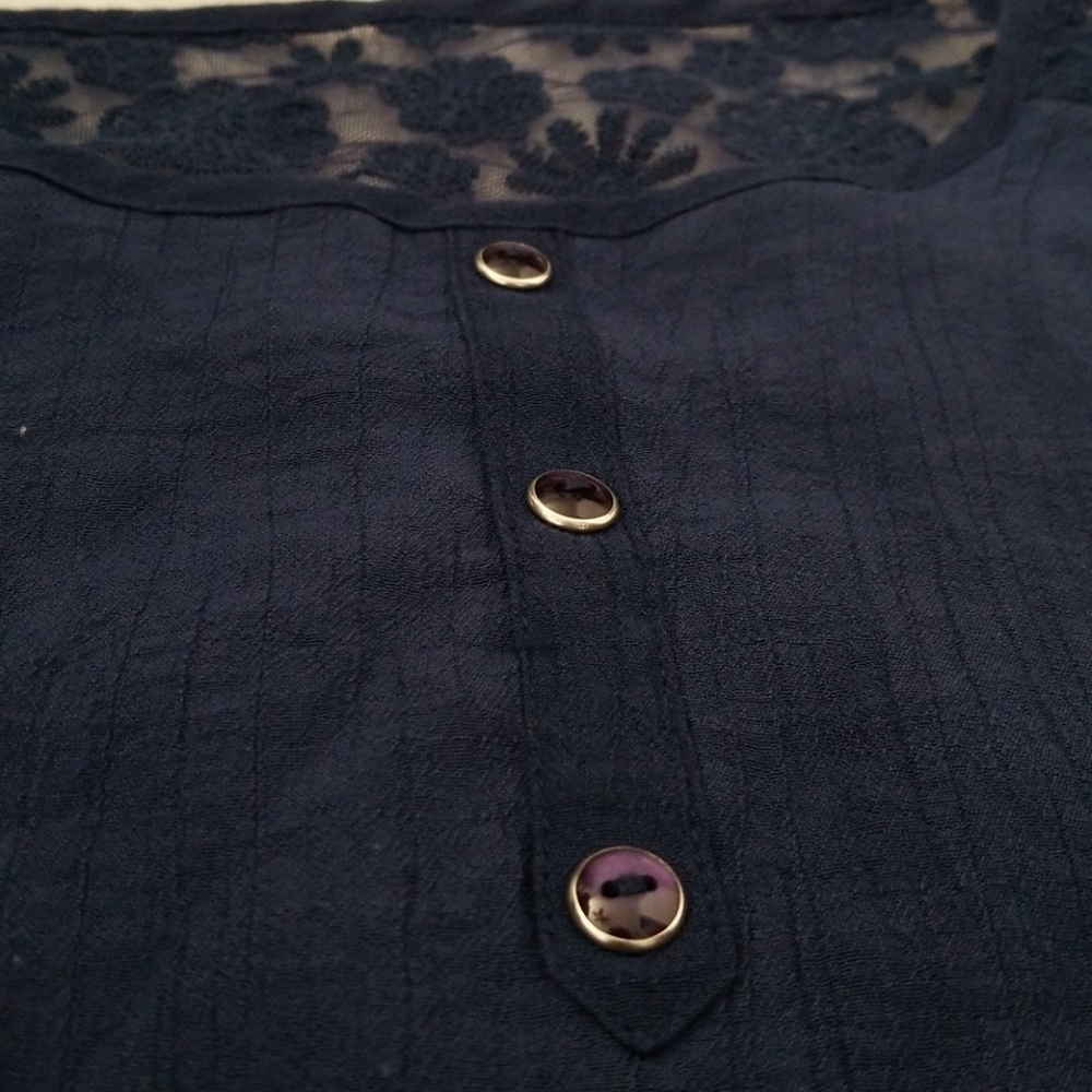 Blue top - Picture 2 of 4
